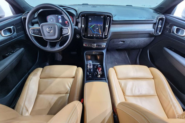 2021 Volvo XC40 с пробегом 51 721 км