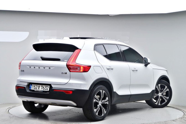 2021 Volvo XC40 с пробегом 34 732 км