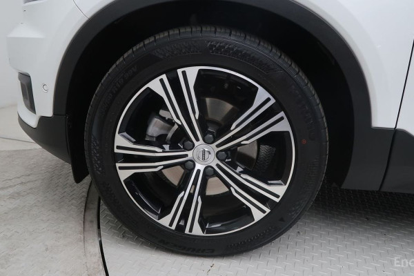 2021 Volvo XC40 с пробегом 34 732 км