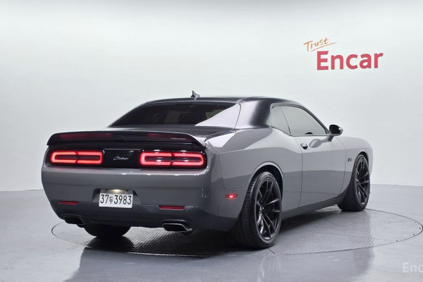 2019 Dodge Challenger с пробегом 27 442 км
