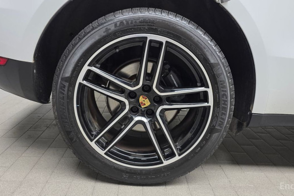 2021 Porsche Macan с пробегом 47 932 км