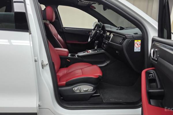 2021 Porsche Macan с пробегом 47 932 км