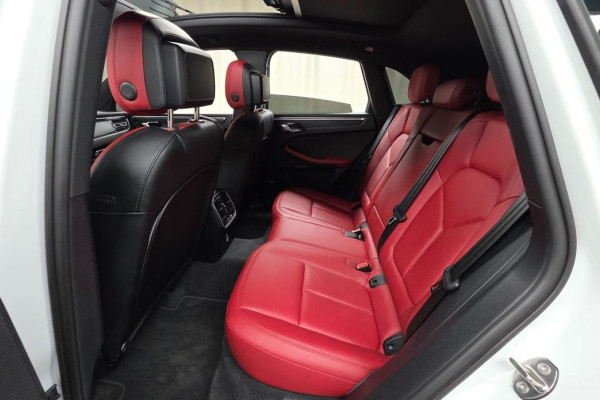 2021 Porsche Macan с пробегом 47 932 км