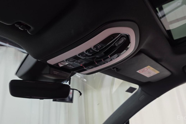 2021 Porsche Macan с пробегом 47 932 км