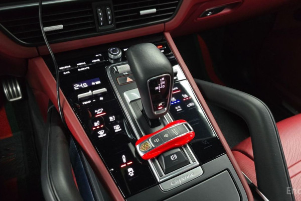 2020 Porsche Cayenne с пробегом 20 296 км