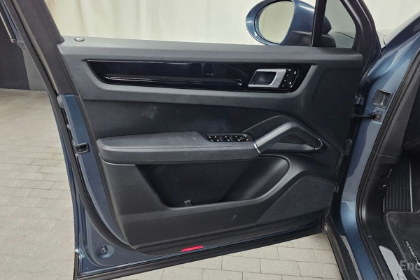 2020 Porsche Cayenne с пробегом 53 931 км