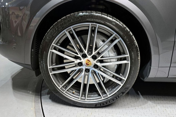 2021 Porsche Cayenne с пробегом 33 143 км