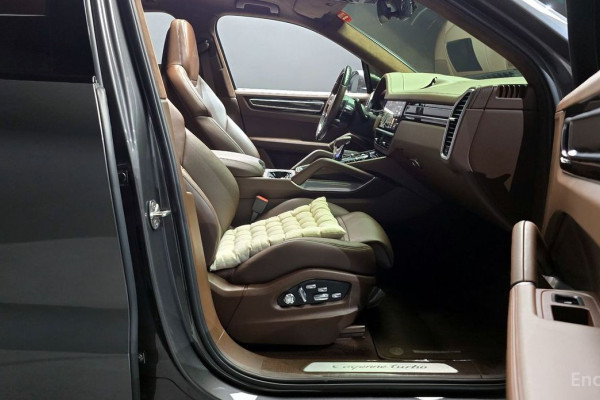 2021 Porsche Cayenne с пробегом 33 143 км