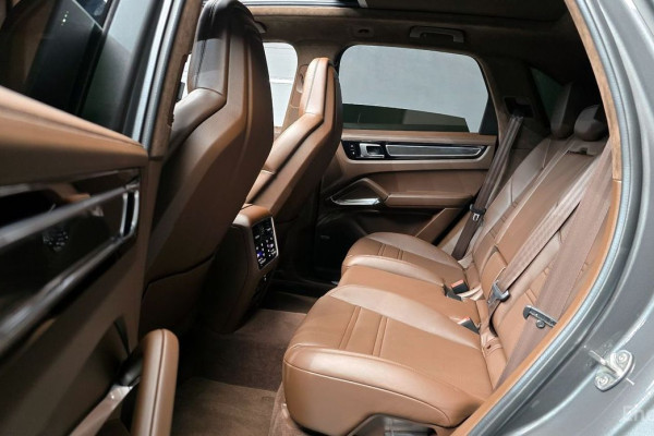 2021 Porsche Cayenne с пробегом 33 143 км