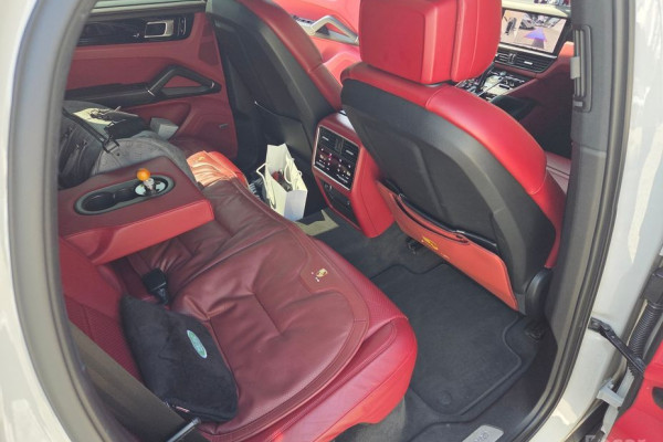 2021 Porsche Cayenne с пробегом 40 000 км