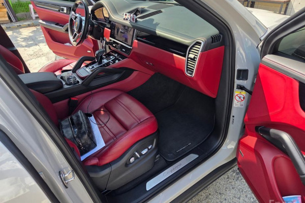 2021 Porsche Cayenne с пробегом 40 000 км