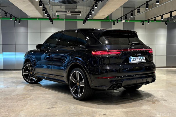 2020 Porsche Cayenne с пробегом 49 350 км