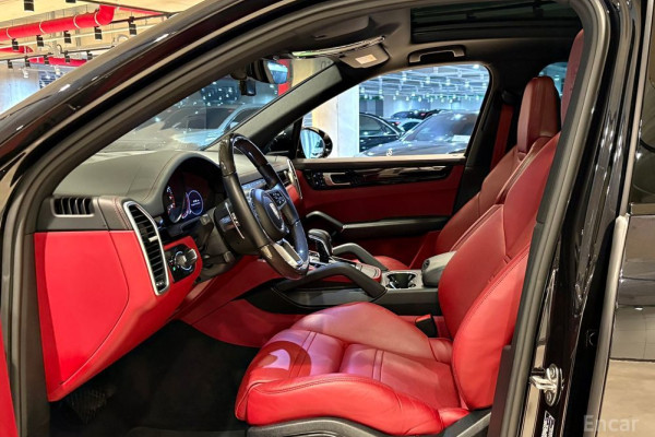 2020 Porsche Cayenne с пробегом 49 350 км