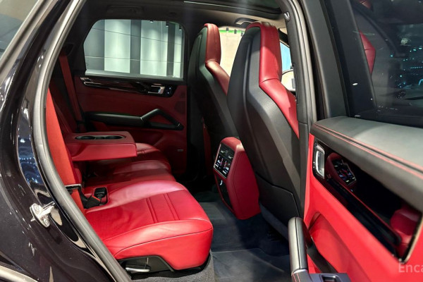 2020 Porsche Cayenne с пробегом 49 350 км