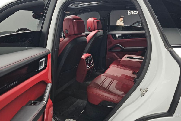 2020 Porsche Cayenne с пробегом 49 354 км