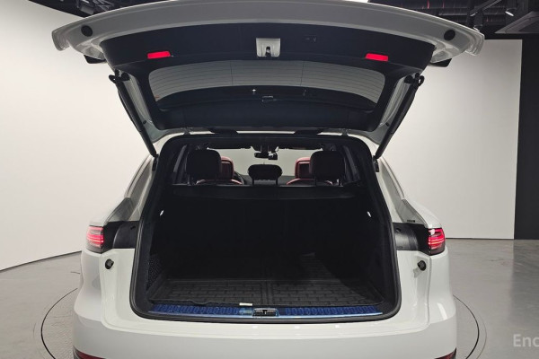 2020 Porsche Cayenne с пробегом 49 354 км