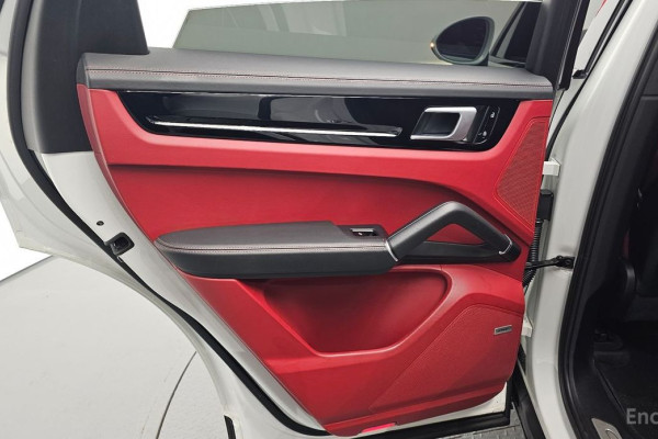 2020 Porsche Cayenne с пробегом 49 354 км