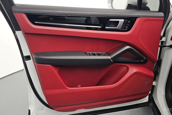 2020 Porsche Cayenne с пробегом 49 354 км