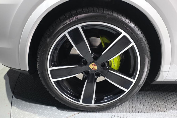 2021 Porsche Cayenne с пробегом 21 434 км