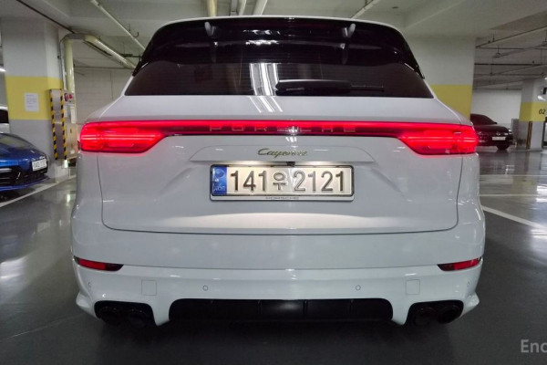2020 Porsche Cayenne с пробегом 23 000 км