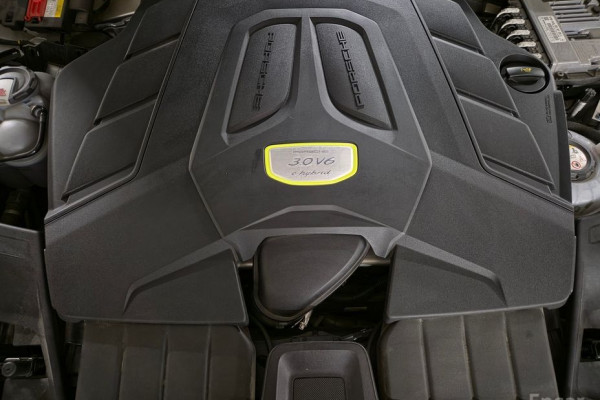 2020 Porsche Cayenne с пробегом 23 000 км