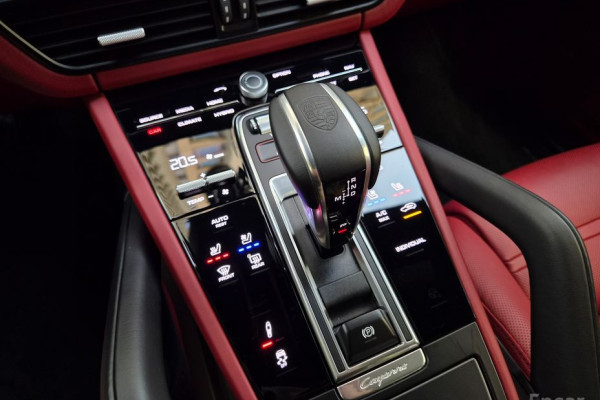 2020 Porsche Cayenne с пробегом 23 000 км