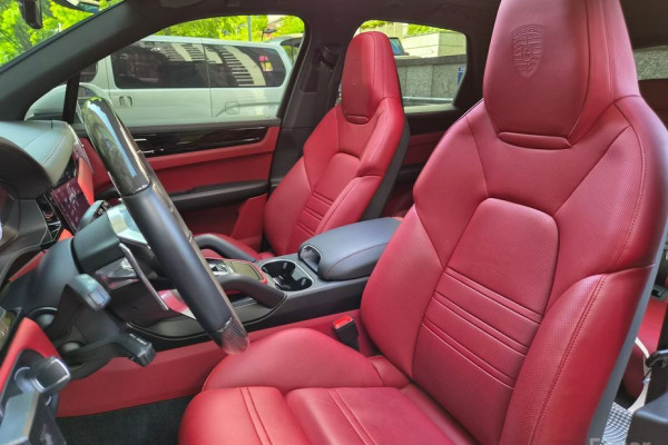 2020 Porsche Cayenne с пробегом 23 000 км