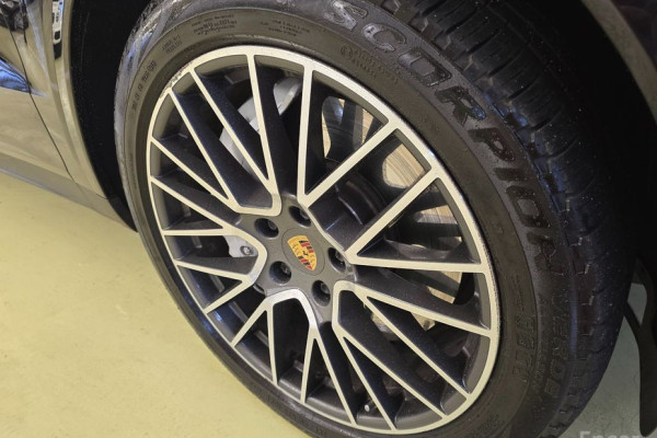 2020 Porsche Cayenne с пробегом 54 000 км