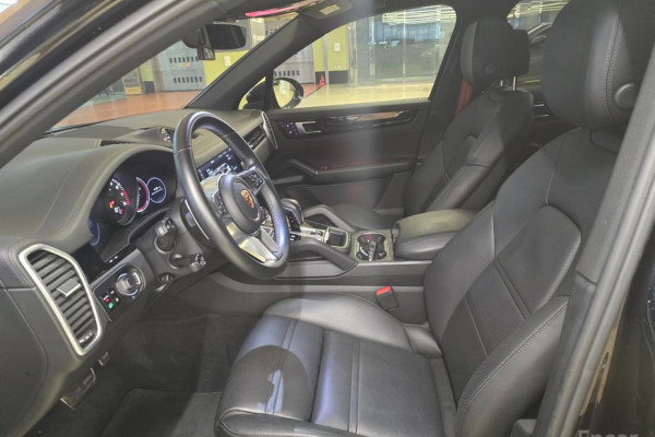 2020 Porsche Cayenne с пробегом 54 000 км