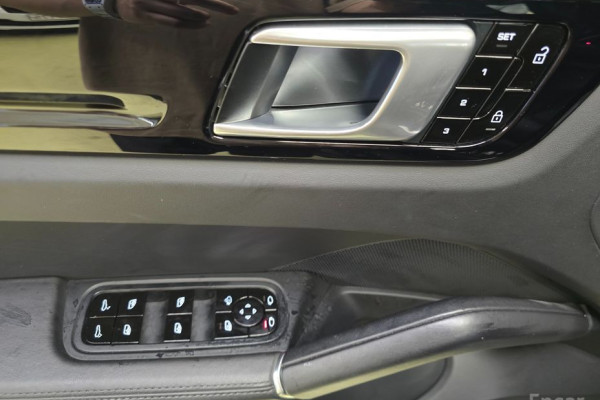 2020 Porsche Cayenne с пробегом 54 000 км