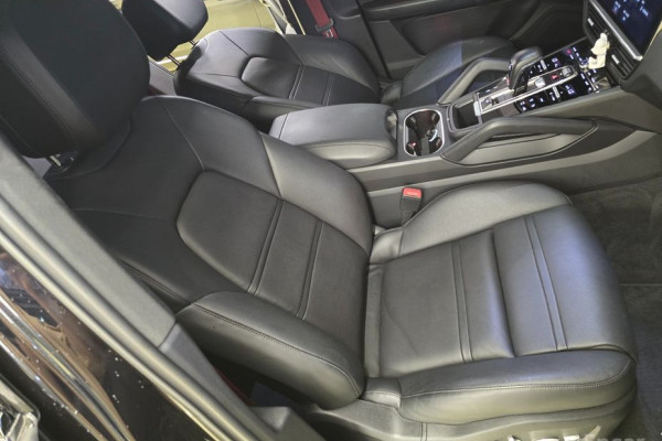 2020 Porsche Cayenne с пробегом 54 000 км