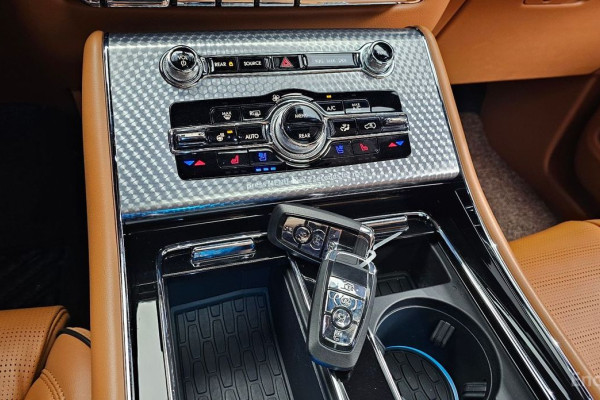 2023 Lincoln Aviator с пробегом 28 209 км