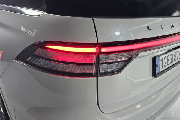 2023 Lincoln Aviator с пробегом 28 209 км