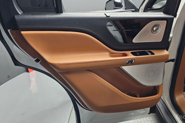 2023 Lincoln Aviator с пробегом 28 209 км