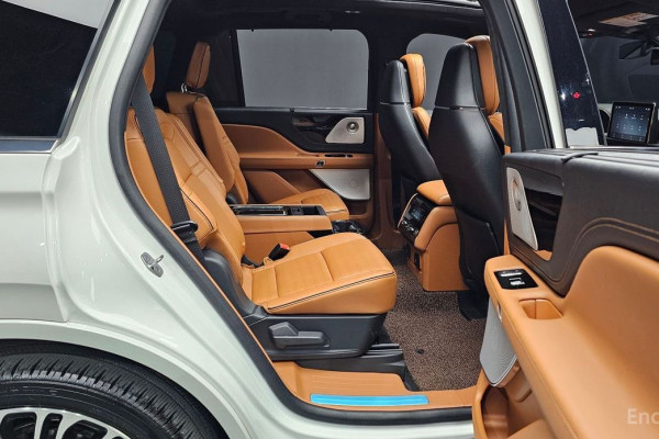 2023 Lincoln Aviator с пробегом 28 209 км