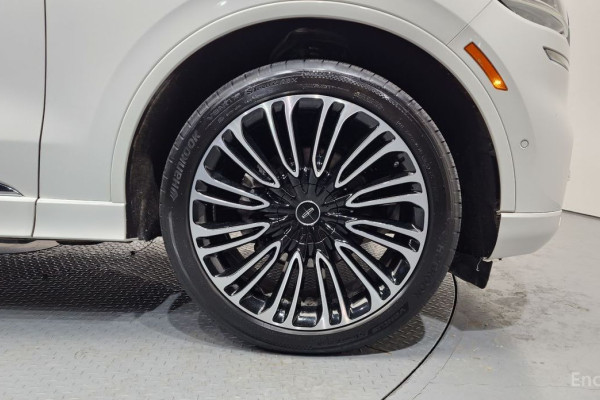 2023 Lincoln Aviator с пробегом 42 072 км