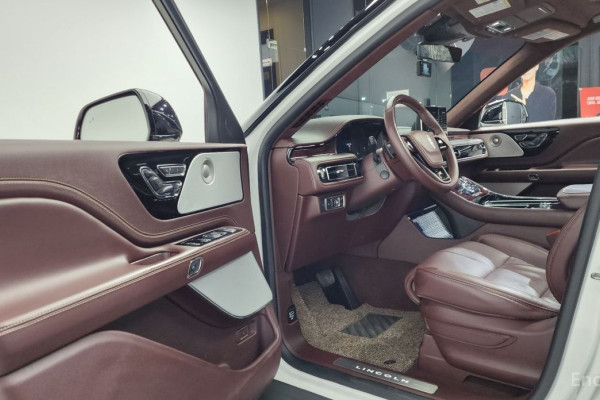 2023 Lincoln Aviator с пробегом 42 072 км