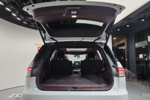 2023 Lincoln Aviator с пробегом 42 072 км