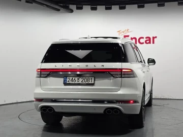 2023 Lincoln Aviator с пробегом 13 589 км