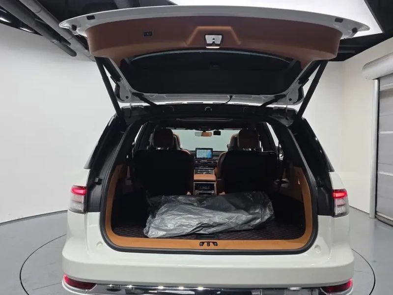 2023 Lincoln Aviator с пробегом 13 589 км