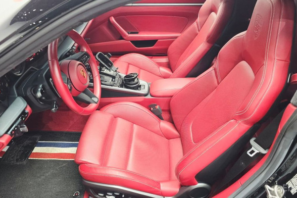 2020 Porsche 911 с пробегом 9 976 км