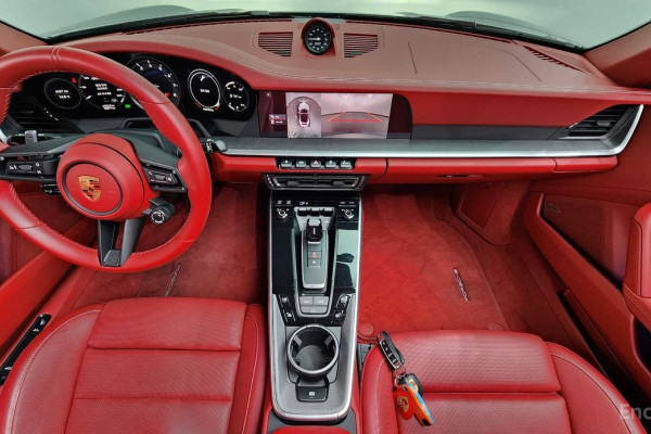 2020 Porsche 911 с пробегом 15 577 км