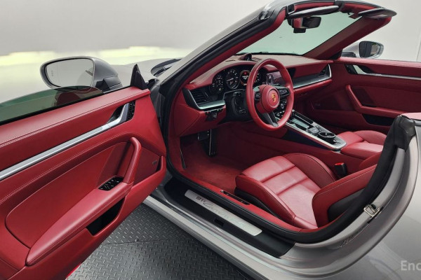 2020 Porsche 911 с пробегом 15 577 км