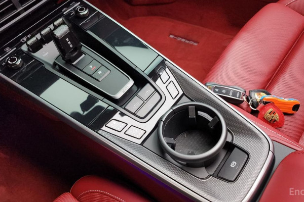 2020 Porsche 911 с пробегом 15 577 км