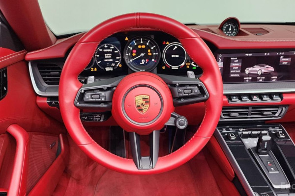 2020 Porsche 911 с пробегом 15 577 км