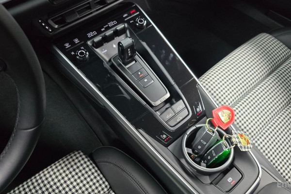 2024 Porsche 911 с пробегом 16 191 км