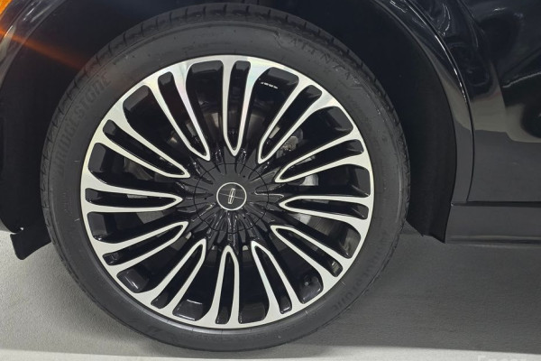 2022 Lincoln Aviator с пробегом 77 269 км