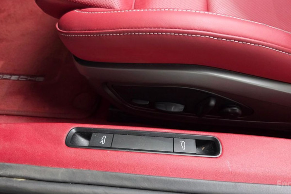 2023 Porsche 911 с пробегом 32 164 км