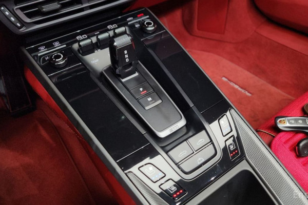 2021 Porsche 911 с пробегом 25 060 км