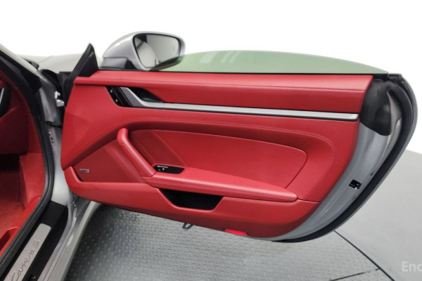 2021 Porsche 911 с пробегом 25 060 км